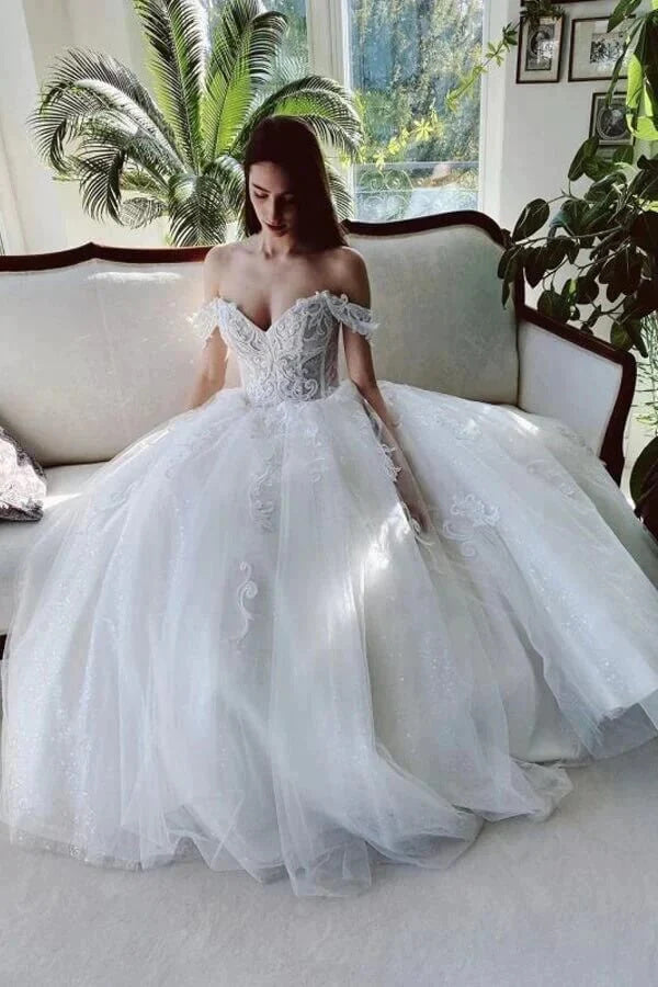 Romantic Tulle A-line Off-the-Shoulder Wedding Dresses With Lace Appliques OK1810