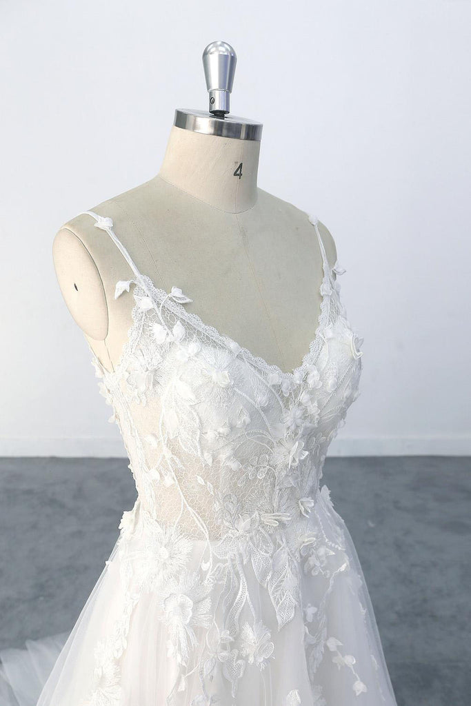 A-line Spaghetti Straps Lace Appliques Tulle Wedding Dress with V Neckline OKU69