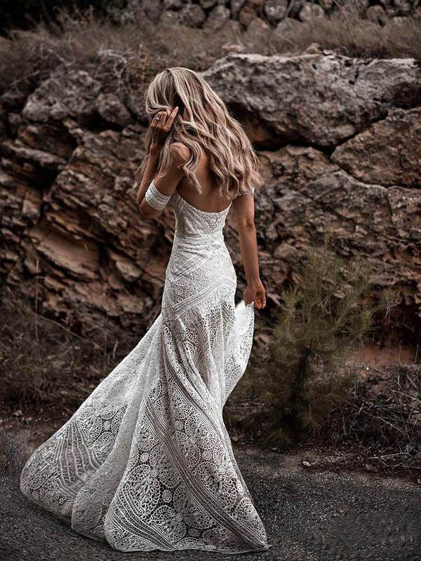 Ivory Lace Sheath Sweetheart Neck Boho Beach Wedding Dress N1403